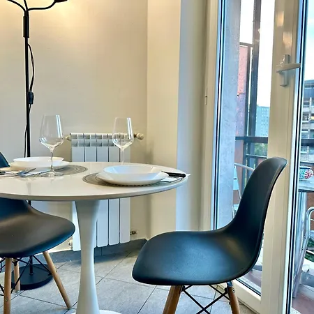 شقة Chic Con Cucina Indipendente E Terrazzino ميلان