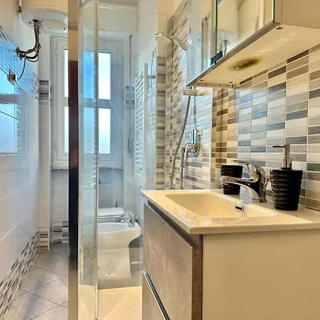 Chic Con Cucina Indipendente E Terrazzino * Mediolan