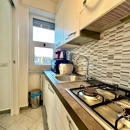 Chic Con Cucina Indipendente E Terrazzino 아파트 *