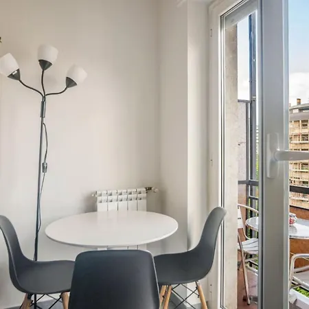 Chic Con Cucina Indipendente E Terrazzino 아파트 *